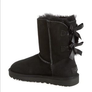 UGGs Bailey bow ll boot •size 10• Black